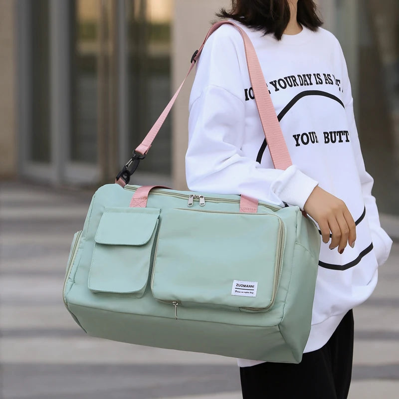Lightweight Overnight Bag for Women with Dry-Wet Separation and 35L Capacity